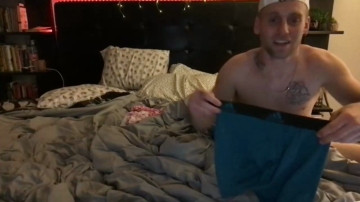 Whowantswhat69 30-04-2021 Topless 