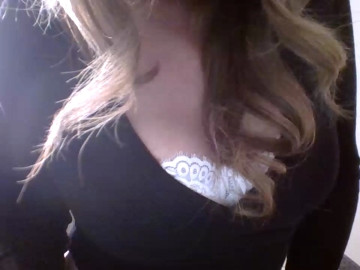 Evajulia35  03-05-2021 horny Female