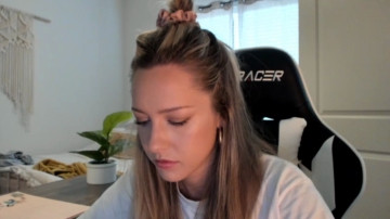 Texasthicc  03-05-2021 facesitting Female