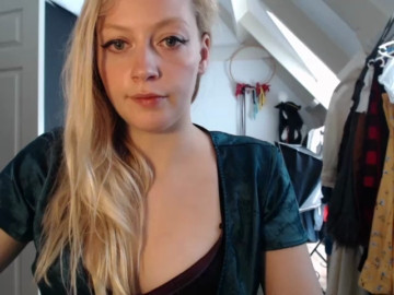 lucyelena 13-05-2021 Topless 