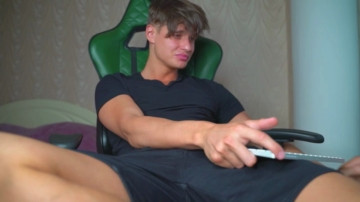 Dave_Maxwell  22-05-2021 video busty