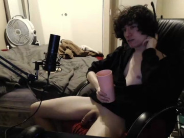 Nerdytwink69  23-05-2021 video ohmibo