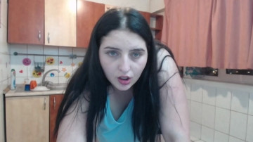 Iuliana32 31-05-2021 Topless 