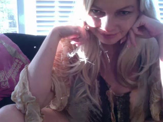 BlondandCurvy 06-06-2021 Webcam 
