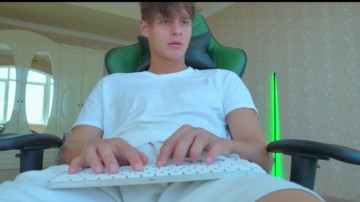 Dave_Maxwell  08-06-2021 video fingerass