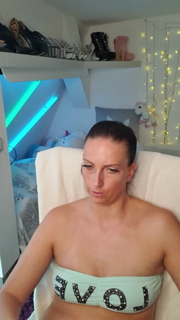 SexyJulia21 10-06-2021 Pretty 