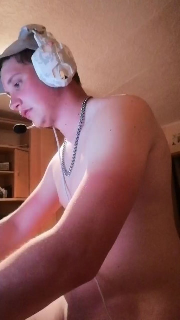 Oliver2428  11-06-2021 Recorded Video Webcam