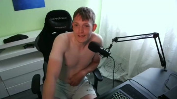 TheGuynextdoor3  12-06-2021 Recorded Video Topless