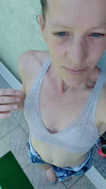 BlueEye_Girl  14-06-2021 wet Female