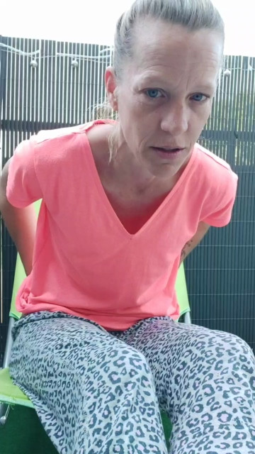 BlueEye_Girl 17-06-2021 Topless 