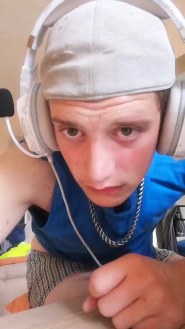 Oliver2428  22-06-2021 Recorded Video Topless
