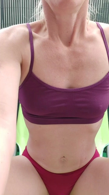 Whi1tney 24-06-2021 Topless 