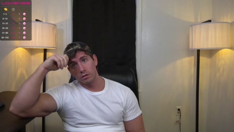 hotmuscles6t9  22-12-2021 video kiss