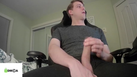 tallblondeguy623  24-12-2021 video horny