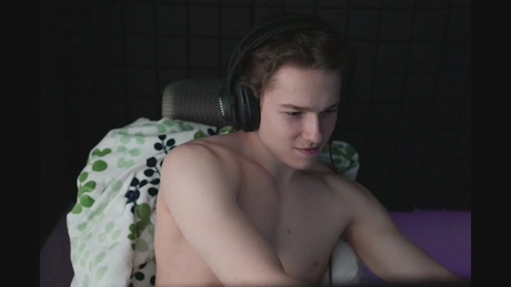 nfeibk  27-12-2021 video Topless