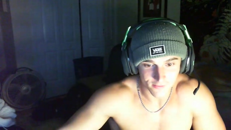 nategains  28-12-2021 video kissing