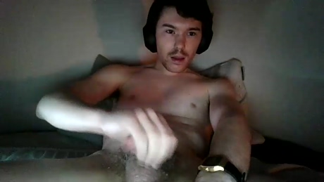 manwithaweapon  30-12-2021 video kissing