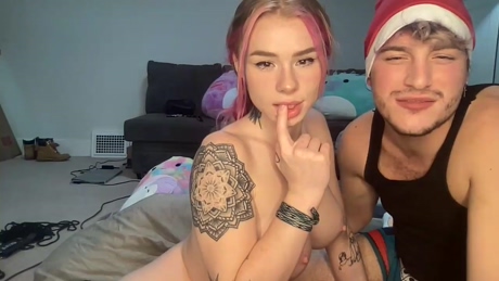 aesthetickitten  01-01-2022 kissing Couples