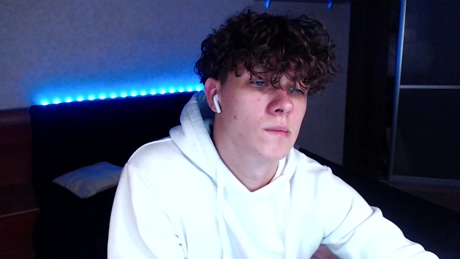 cute_booyy  02-01-2022 video blowjob