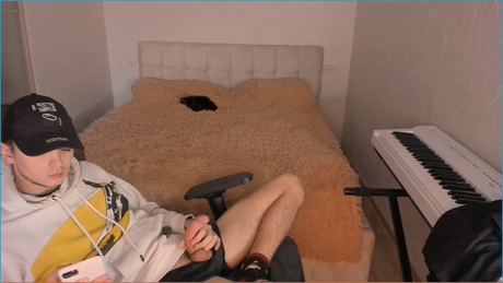 daimon_hall  03-01-2022 video legs