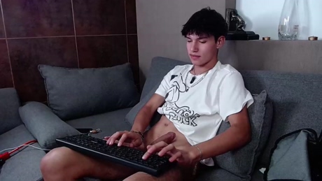 charlythesexyboy  03-01-2022 video orgasm