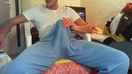 hugeguy  03-01-2022 video sexymale