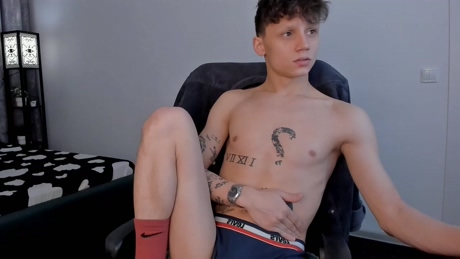 niky_neal  03-01-2022 video deep