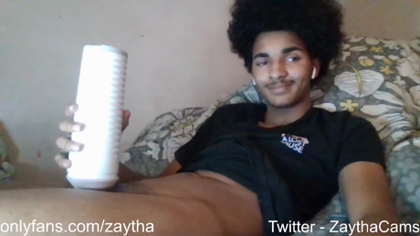 zaythacams  03-01-2022 video yummy