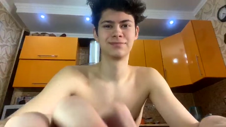 your_cute_friend  05-01-2022 video striptease