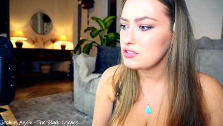 x_lily_x  06-01-2022 video fingers