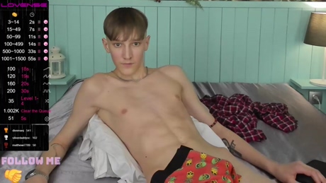 garethhowel  08-01-2022 video striptease