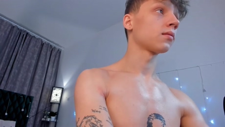 niky_neal  08-01-2022 video spanking