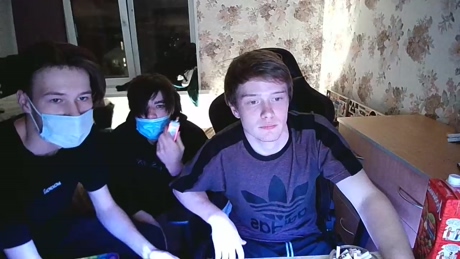 trio_friends  08-01-2022 video sexymale