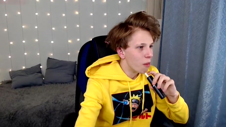 artycropp  10-01-2022 video Topless