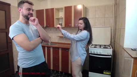 iuliana32  10-01-2022 fuckher Couples