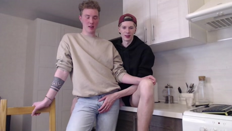 mikewate  10-01-2022 video sexyfeet