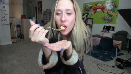 pr3ttyp1nkpussy 11-01-2022 skinny 