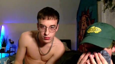 andyxb  12-01-2022 video kiss