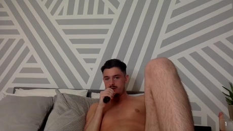 two_lads  12-01-2022 video kiss