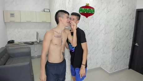 bisexlife_hot  12-01-2022 video striptease