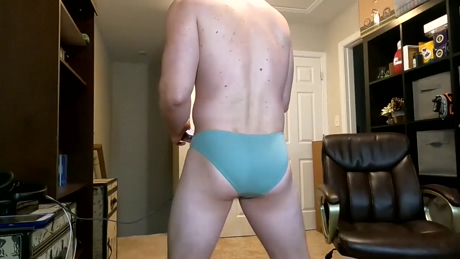 otis000  12-01-2022 video bigballs