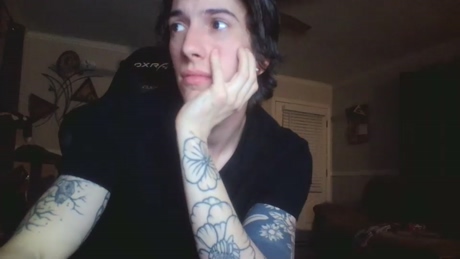 james51905  23-01-2022 video kiss