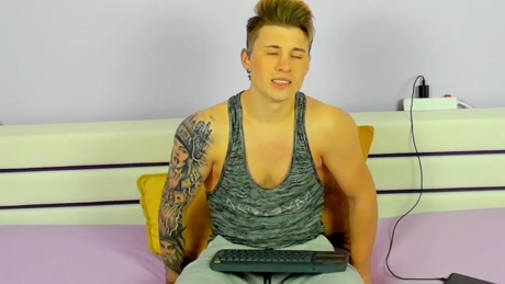 tomysteele  25-01-2022 video lick