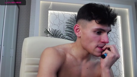 denhummer  02-02-2022 video kiss