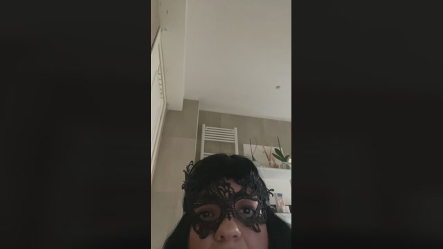 charlie33xxx 04-02-2022 striptease 
