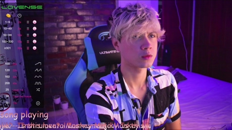 LeaneSeb  06-02-2022 video bigballs