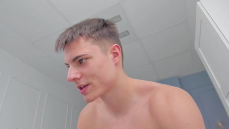 ashtoncoltx  06-02-2022 video gay