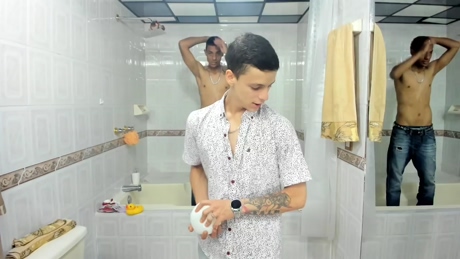 1Dylann  06-02-2022 video bicurious