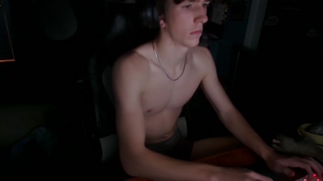 skinnyboy2004  07-02-2022 video legs