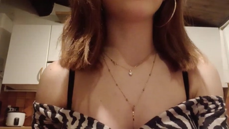 Diablita8991 09-02-2022 tits 